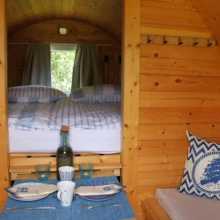 Schlaffässer Teichwiesenhof Oldenburg in Holstein Zimmer foto